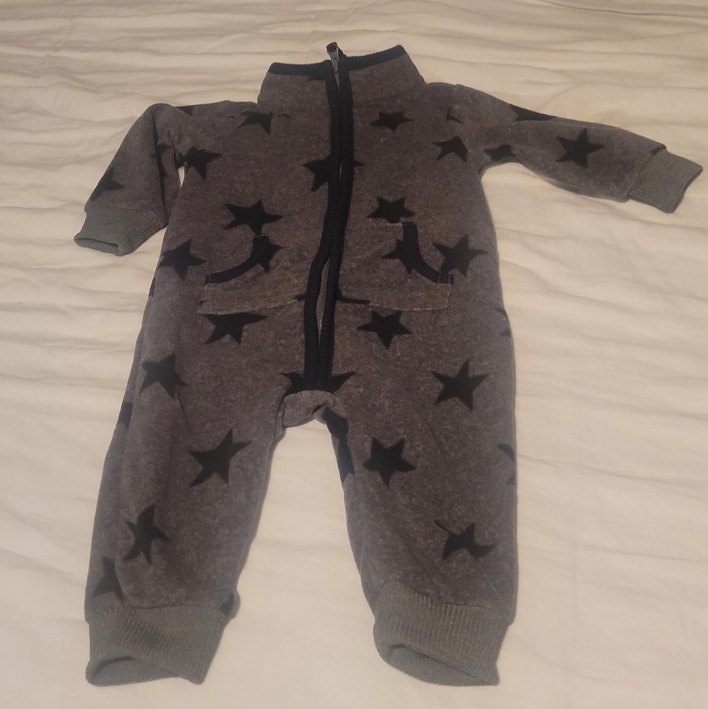 Cozy gray with black stars carter's bodysuit